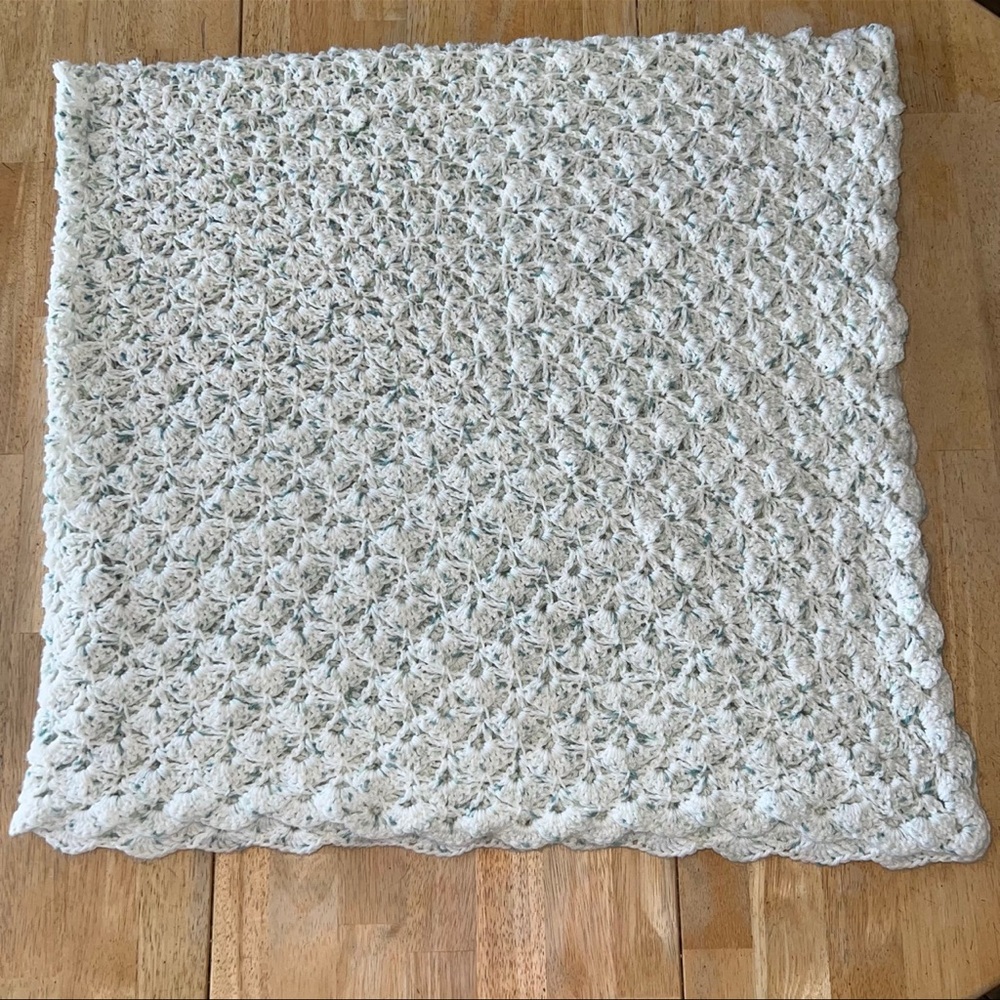 Crochet Shell Pattern Throw Blanket
